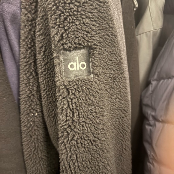 Women's Alo Black Fleece Foxy Jacket - Picture 10 of 10